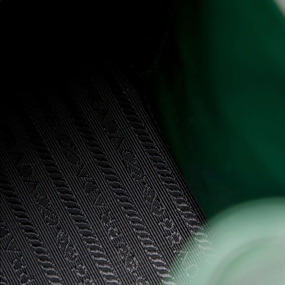 Prada saffiano bucket bag - NEW - Picture 5 of 5